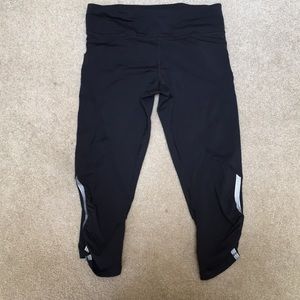 Black lululemon crop leggings